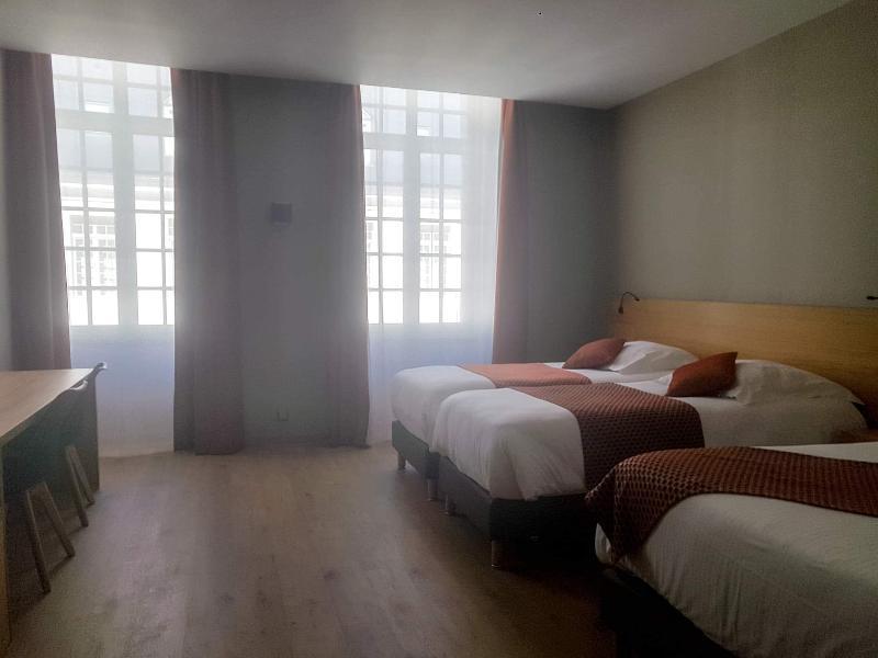 Le Castel D'Alti Hotell Bagnères-de-Luchon Exteriör bild